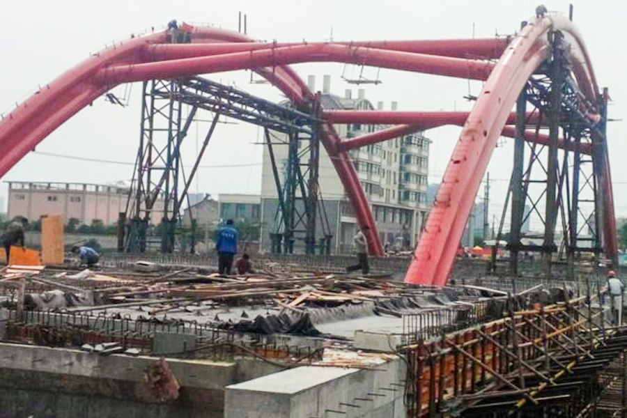 Ponte Rodoviária de Tashan que cruza o rio Xinlai, condado de Laian, província de Anhui