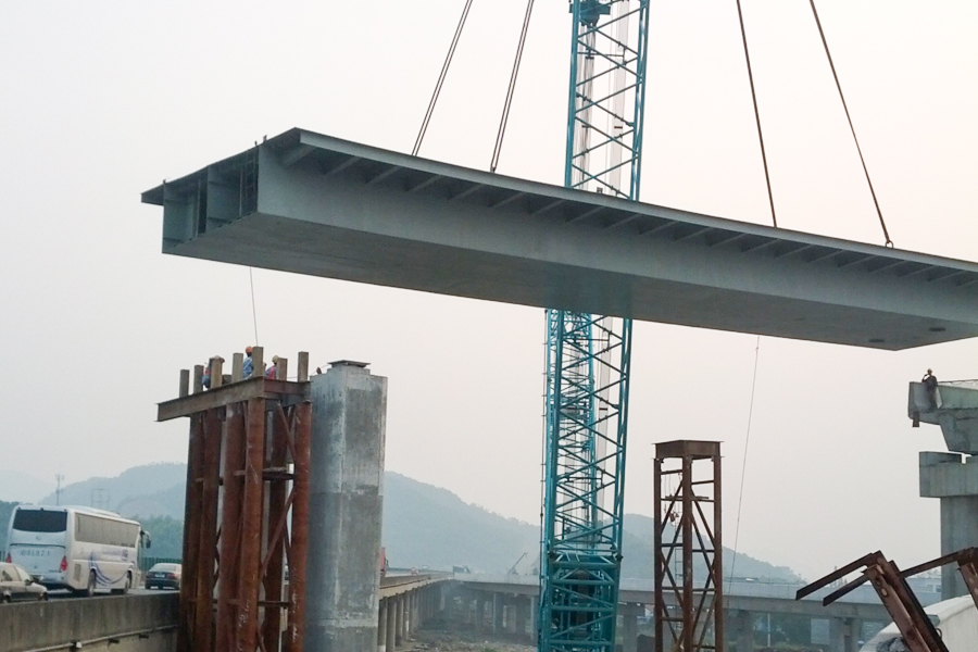 Ponte de viga em caixa de aço na seção de cruzamento da via expressa de Chuanshan a Haosifang, Ningbo