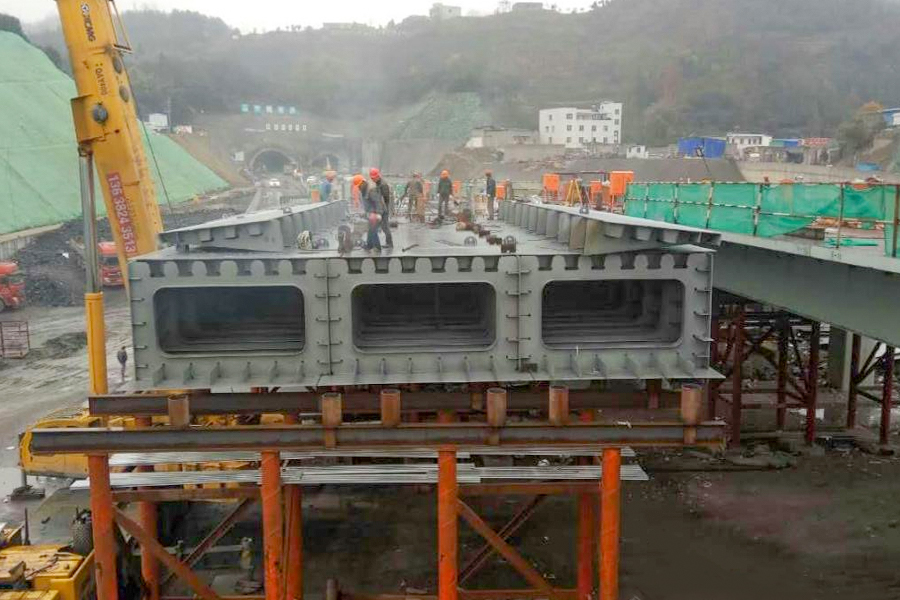 Viga em caixa de aço do 8º vão da seção 3, Linha Expressa Fengxin, cidade de Zunyi, província de Guizhou